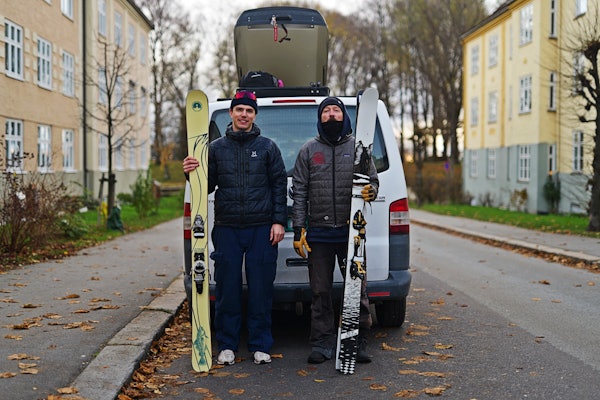 NY POD: Henning Reinton (t.h.) og Robert Robertsen (t.v.) er programleder og fast gjest i Fri Flyts nye ukentlige podkast. Foto: Sigurd E. Grimsby NY POD: Henning Reinton (t.h.) og Robert Robertsen (t.v.) er programleder og fast gjest i Fri Flyts nye ukentlige podkast. Foto: Sigurd E. Grimsby