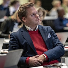 STILLER SPØRSMÅL: Stortingsrepresentant Kristoffer Sivertsen (FrP) stiller spørsmål ved politiets inndragning av våpenlisensen. Foto: Carina Johansen/NTB stortingsrepresentant kristoffer sivertsen