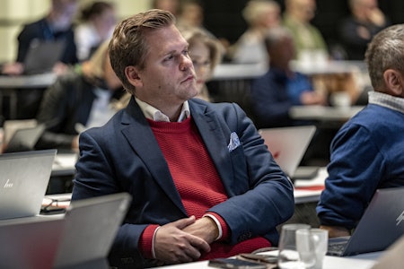 STILLER SPØRSMÅL: Stortingsrepresentant Kristoffer Sivertsen (FrP) stiller spørsmål ved politiets inndragning av våpenlisensen. Foto: Carina Johansen/NTB stortingsrepresentant kristoffer sivertsen