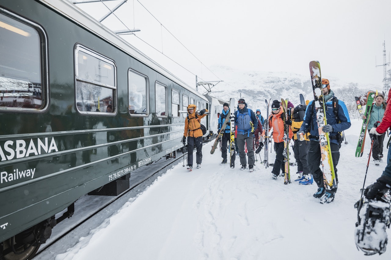Med Vatnahalsen som utgangspunkt kan du velge om du vil starte dagen på feller eller tog! Foto: Simon Sjøkvist Med Vatnahalsen som utgangspunkt kan du velge om du vil starte dagen på feller eller tog! Foto: Simon Sjøkvist