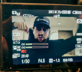 GESTIKULERER: Aleksander Aamodt Kilde demonstrerer hvordan det skal gjøres på nettmøte med Øystein Aasheim. Foto: Christian Nerdrum GESTIKULERER: Aleksander Aamodt Kilde demonstrerer hvordan det skal gjøres på nettmøte med Øystein Aasheim. Foto: Christian Nerdrum