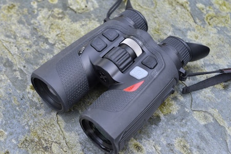 TOØYD: Nocpix Quest H35R føles langt på vei som en analog kikkert i bruk. Men bildet du ser er termisk. Foto: Egill J. Danielsen Nocpix Quest H35R