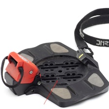 FRA MARKER: DNR sitt system ble lansert i år 2000, og var utviklet spesielt for freestylekjøring. FRA MARKER: DNR sitt system ble lansert i år 2000, og var utviklet spesielt for freestylekjøring.