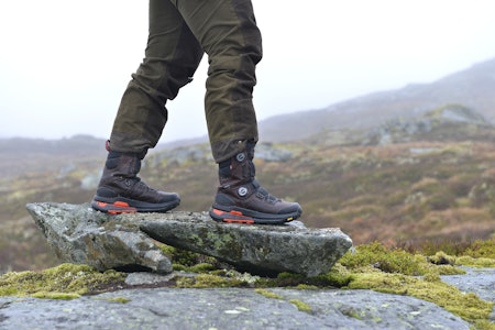 LAV STØVEL: Rusk og rask finner lettere vei oppi skoen. Foto: Egill J. Danielsen Jaktstøvel