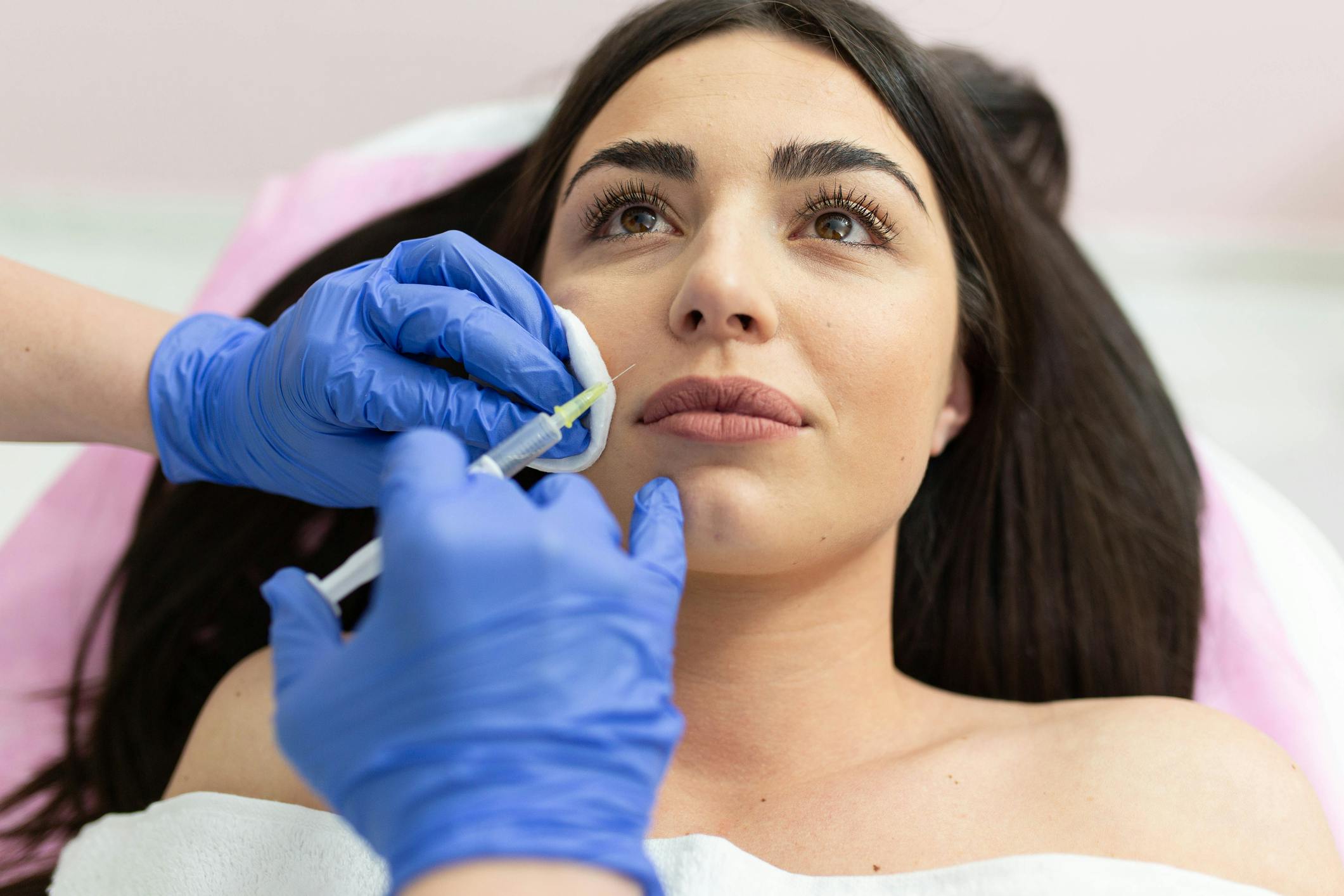 Modern Aesthetics: Credentials Over Cost: AAFPRS Issues Warning to Consumers about Discount Cosmetic Treatments article media