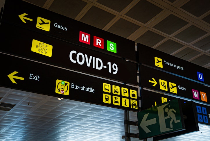 Covid-19 airport sign
