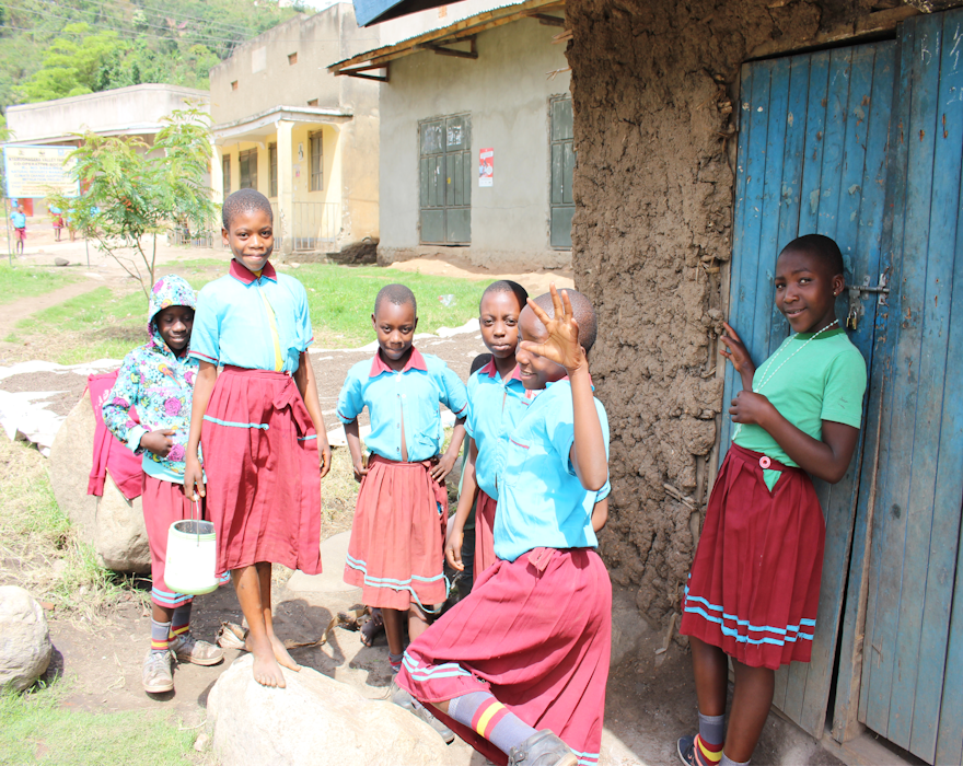 Smiling school children in Bwindi