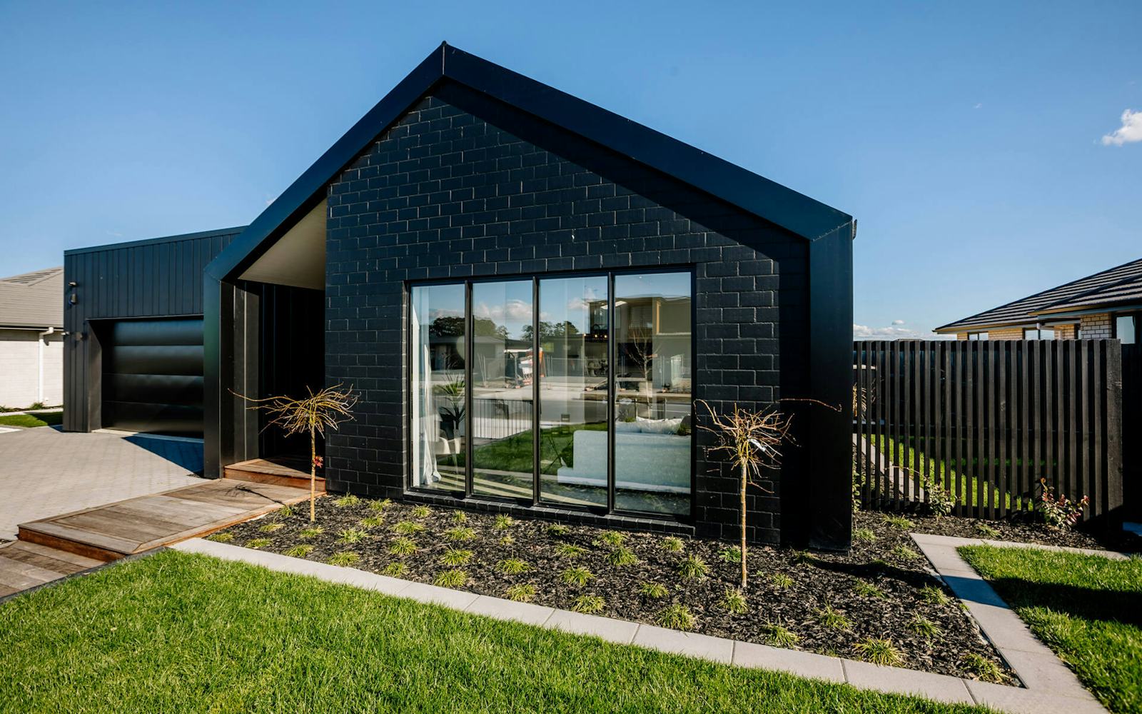 Decades of experience have shown us that there are elements of great home design that are universal amongst our clients. You can rest assured your Pacific home will be designed to make the most of available space while reducing waste during construction.  