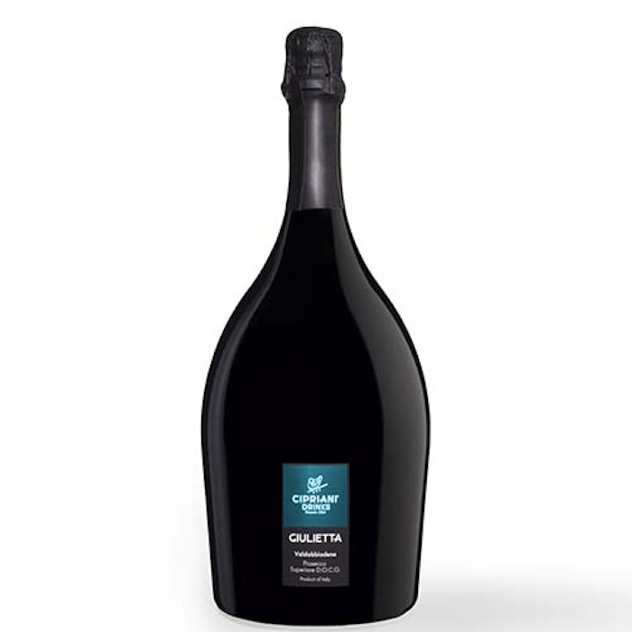 https://www.datocms-assets.com/56267/1648736033-giulietta-magnum.jpg?auto=format&h=700