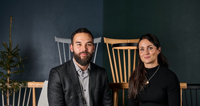 Bild på Oscar Maunonen Espinoza och Johanna Stensson från Nordic Nests customer success-team.