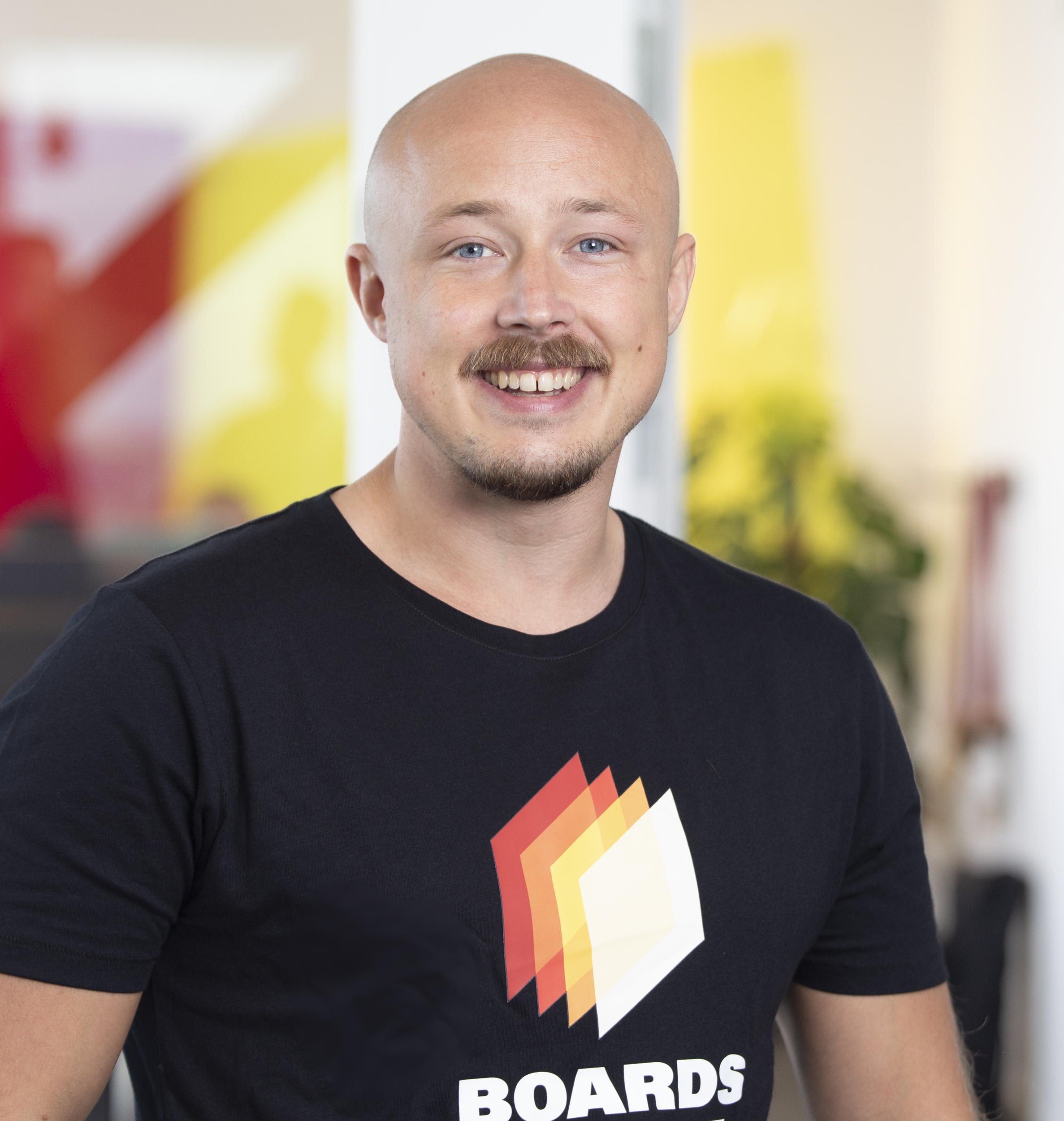 https://www.datocms-assets.com/56488/1693830129-simon-gustavsson-23.jpg