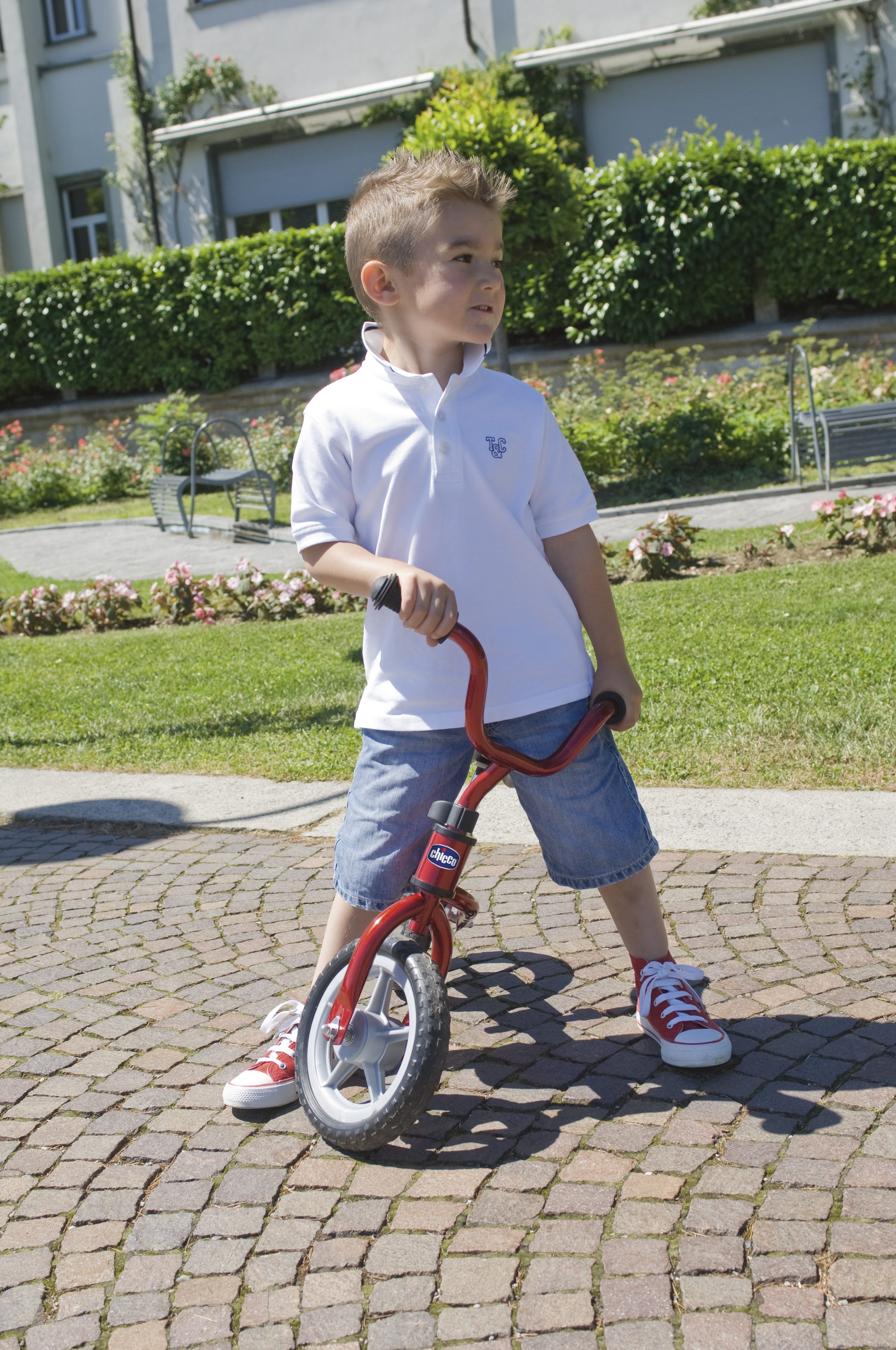 chicco-balance-bike-red-bullet