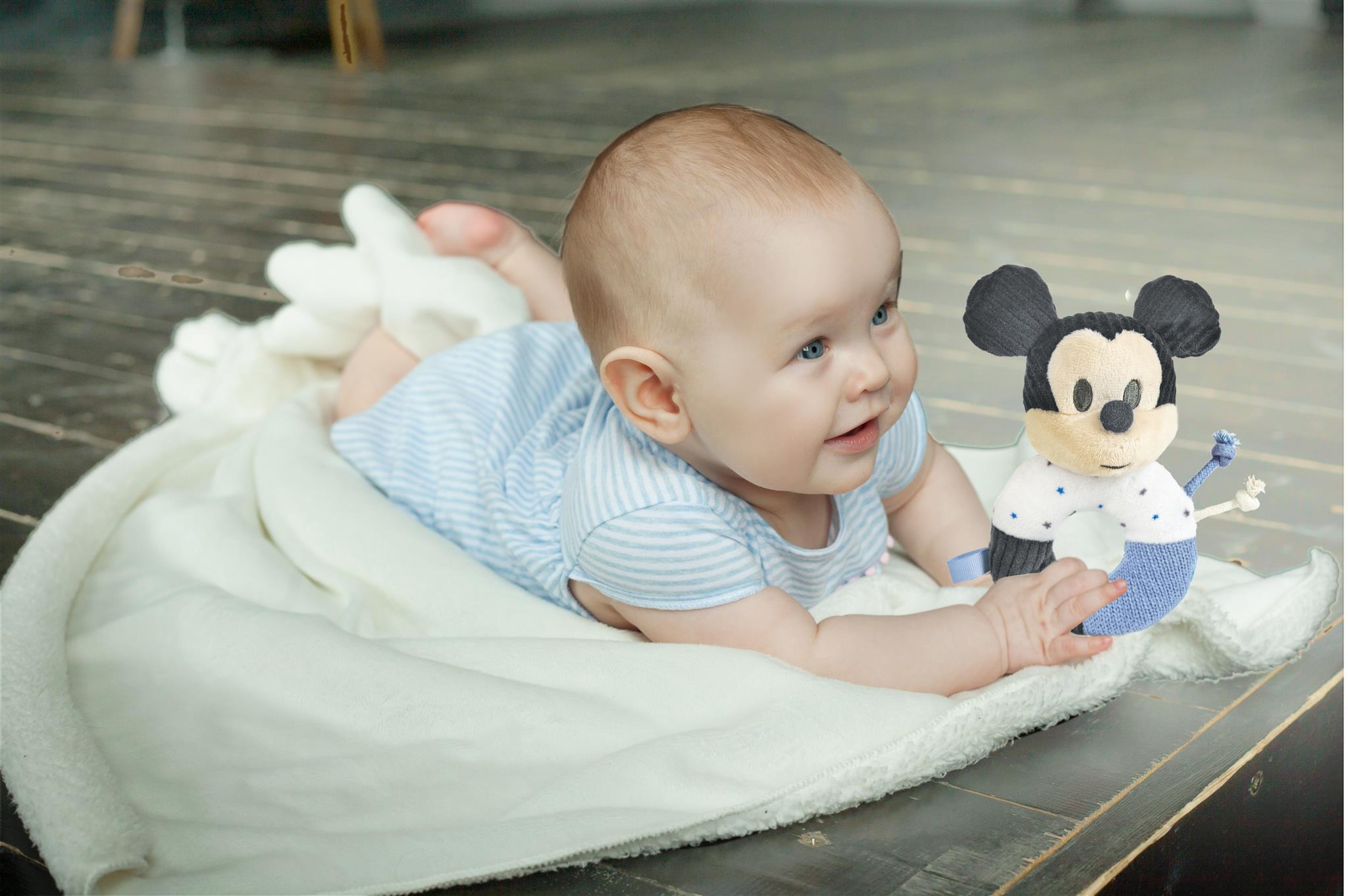 clementoni-baby-mickey-morbido-anello-sonaglino