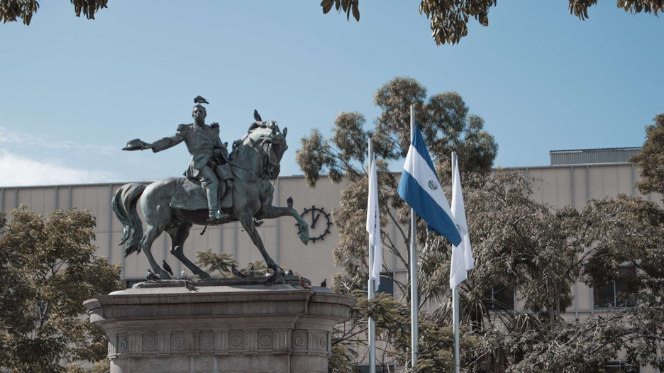 Ratingbureau verlaagt kredietwaardigheid El Salvador