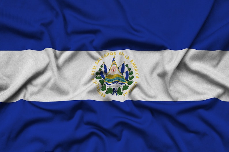 el salvador een bitcoin per dag