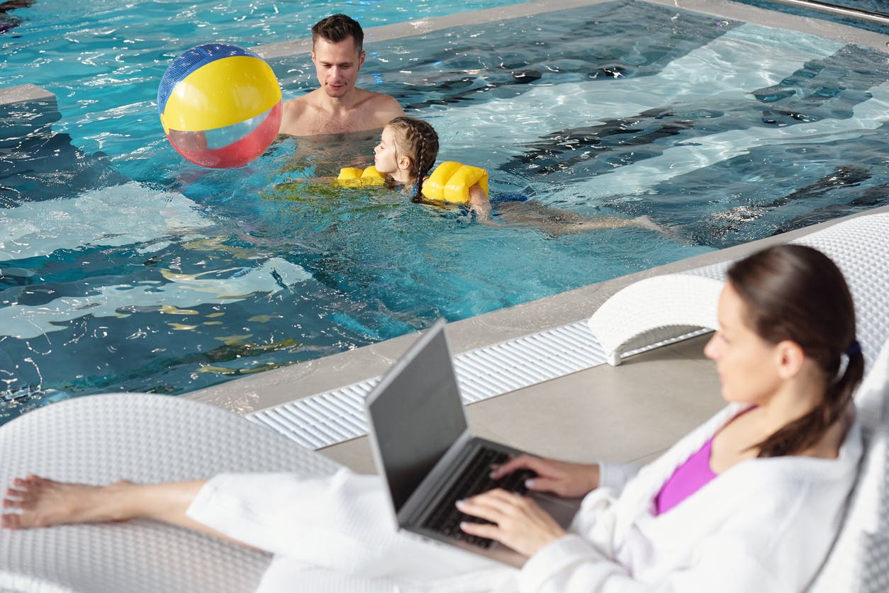 De gevaren van openbare wifi-netwerken tijdens je vakantie