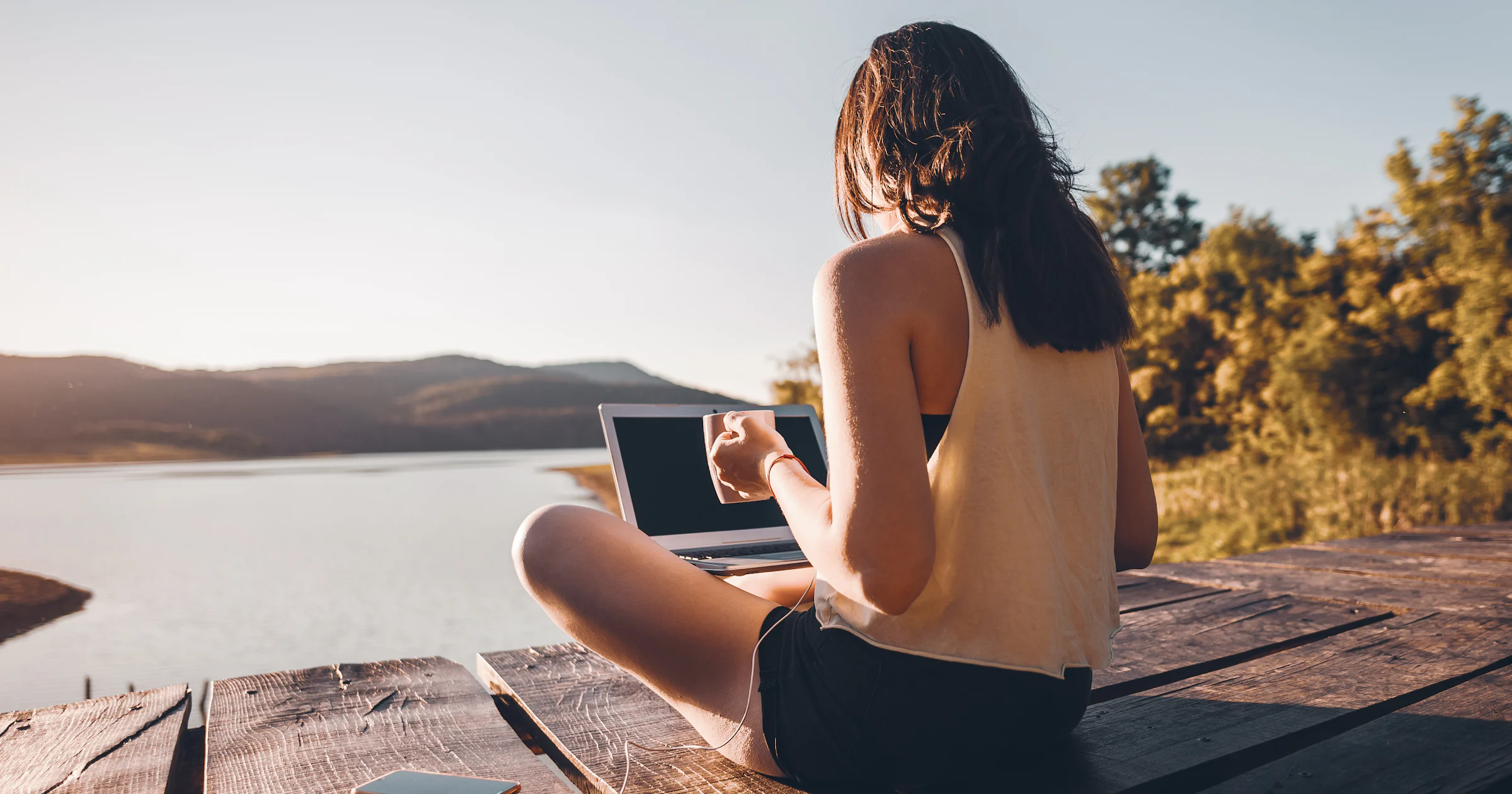 Op vakantie naar het buitenland? Zo surf je veilig op het internet