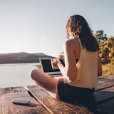 Op vakantie naar het buitenland? Zo surf je veilig op het internet
