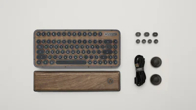 Review: Azio Retro Compact Keyboard