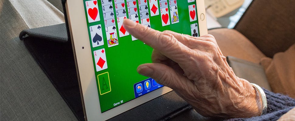 Ouderen verwachten gratis computerhulp van jongeren