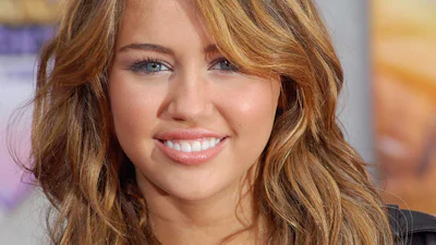 Samsung richt zich op twerkende Miley met nieuwe Gear-reclame