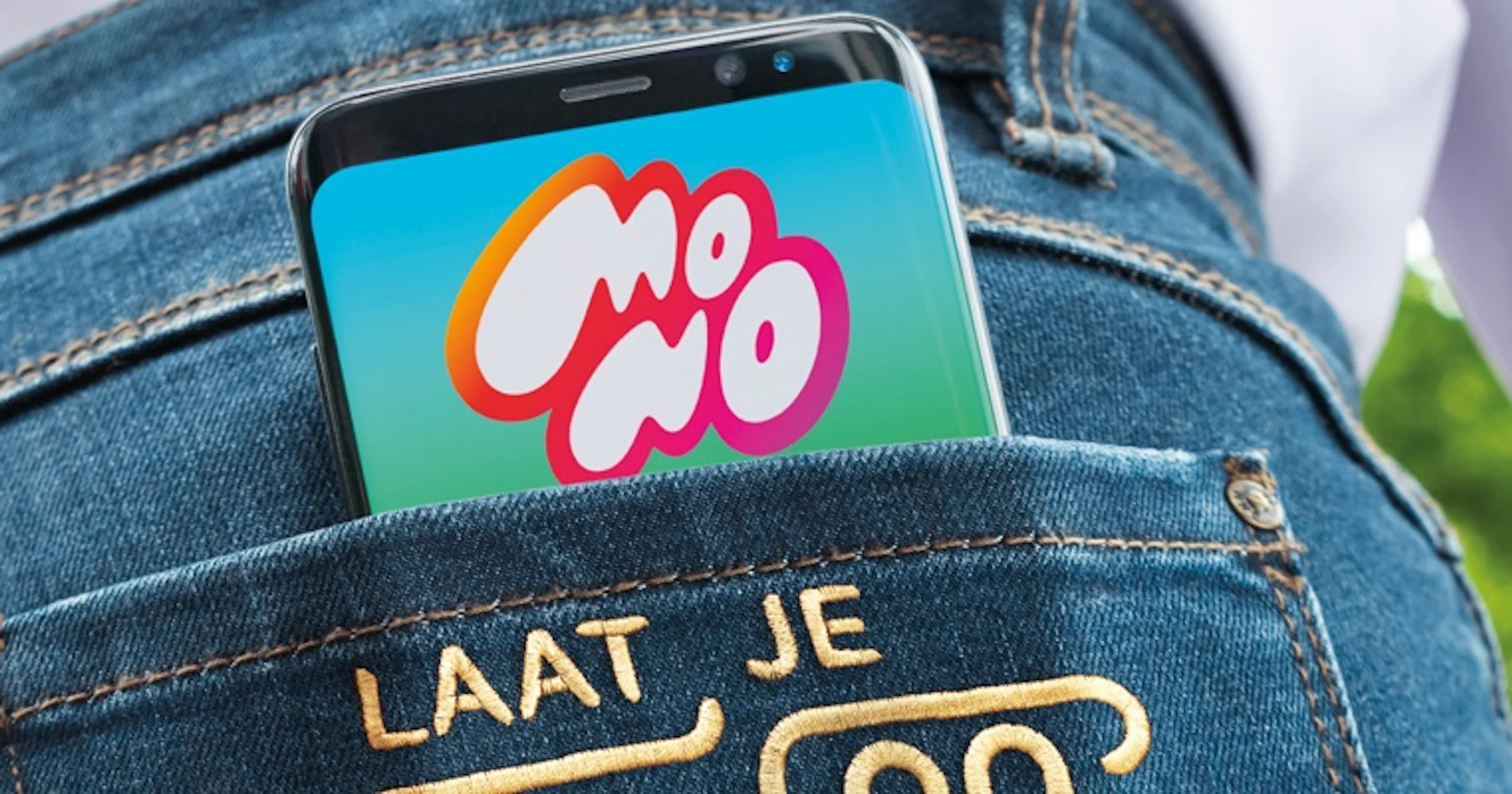 Meer dan 21.000 boetes voor appen op de fiets