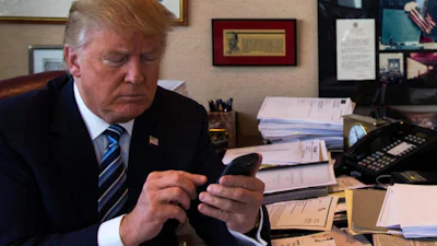'Trump blijft onveilige Galaxy S3 gebruiken'
