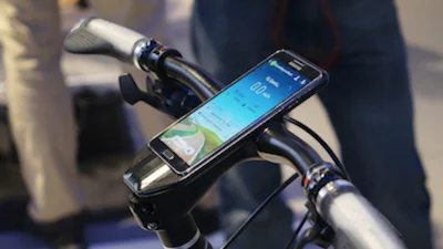 Merendeel wil verbod op appen tijdens fietsen