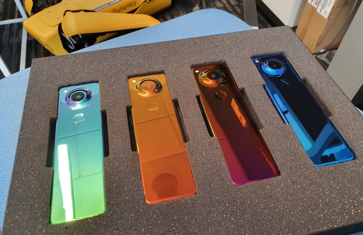 Essential test bijzonder langwerpige smartphone