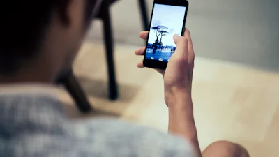 Kwart van Nederlandse 75-plussers heeft smartphone