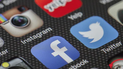 Tieners: 'Liever chatten dan met elkaar praten'