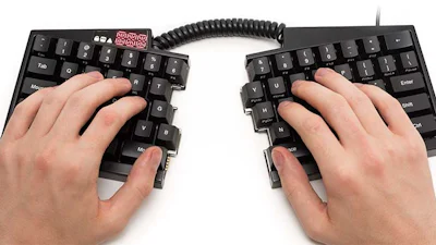 Ultimate Hacking Keyboard in tweeën te breken