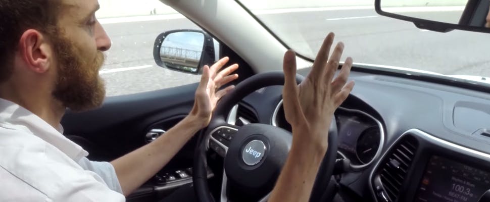 Hackers brengen auto draadloos tot stilstand op snelweg