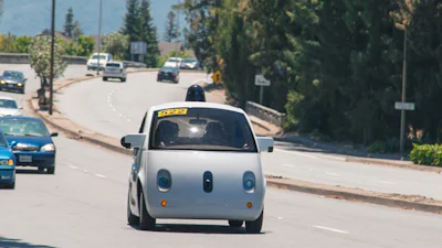 Zelfrijdende auto's van Google nu op openbare weg
