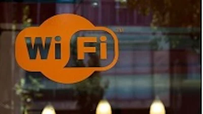 Minister: "Wil je niet gevolgd worden, zet je telefoon maar gewoon uit"
