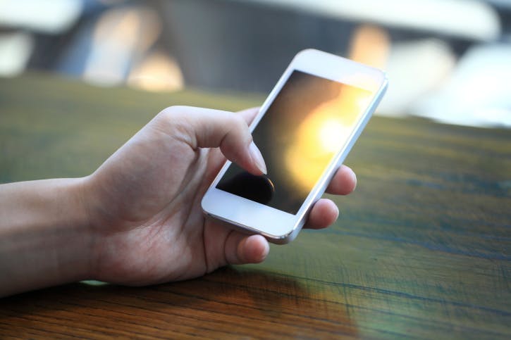 Steeds meer ouderen nemen smartphone
