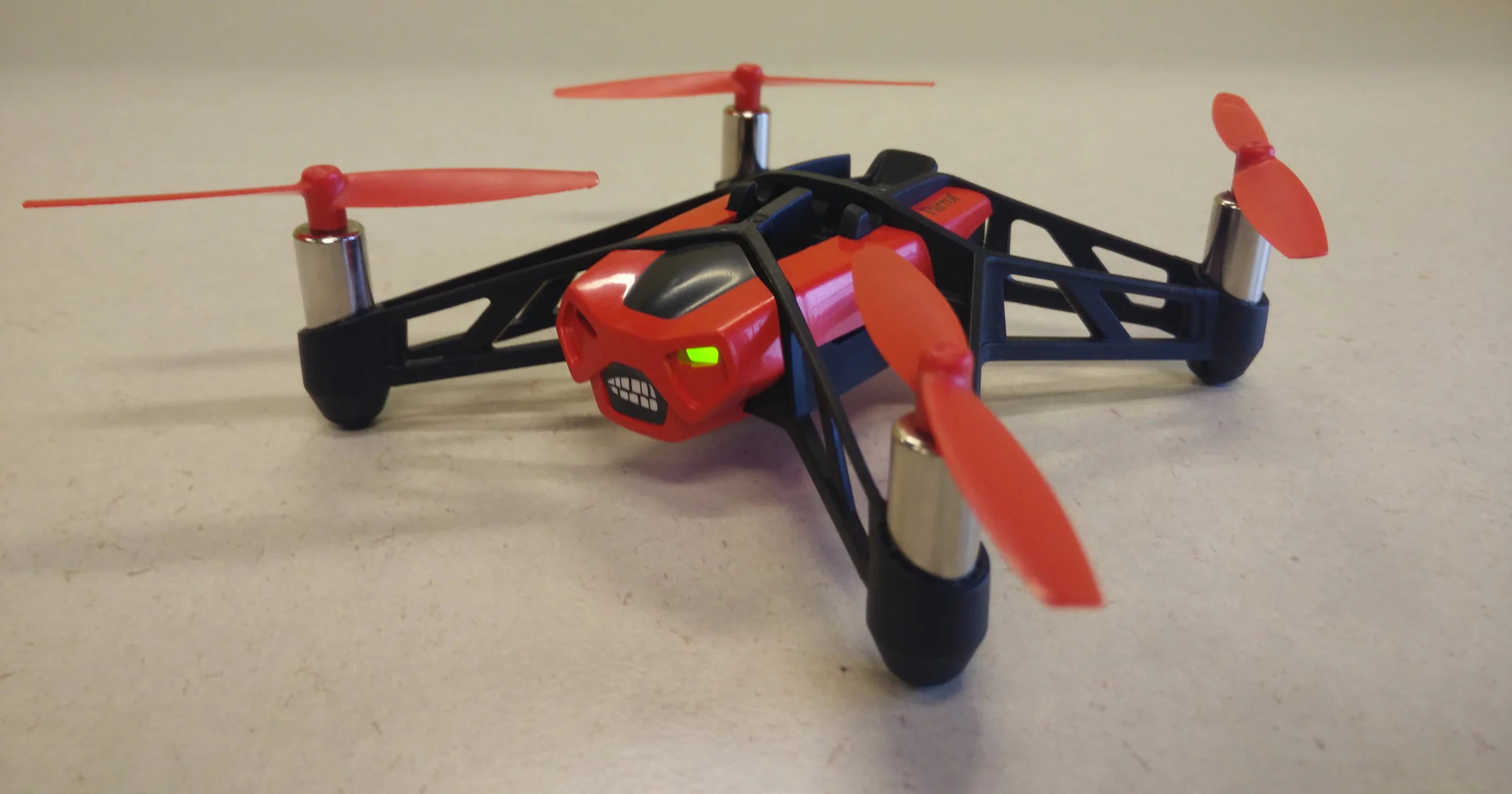 Review: Is deze schattige mini-drone het geld waard?