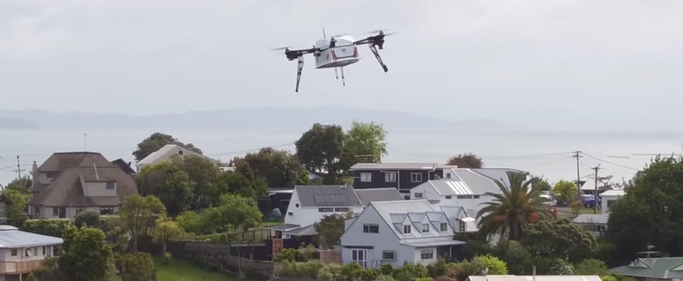 Drone van Domino's bezorgt pizza