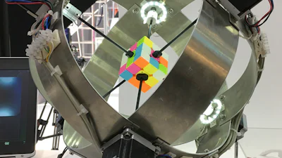 Robot lost Rubik's Cube op in recordtijd