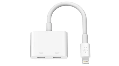 iPhone 7-adapter voor opladen en muziek luisteren tegelijk