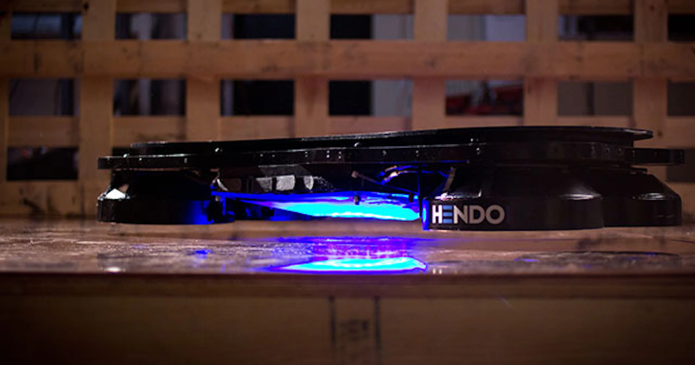 Uitvinder bouwt werkend hoverboard