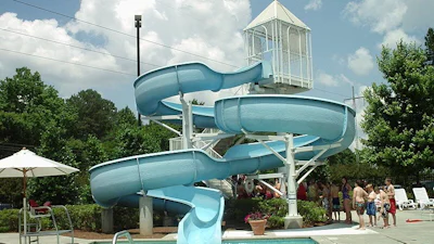 Zwembad lekt naaktfoto's kinderen