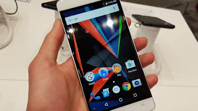 Eerste indruk: 55 Diamond Selfie van Archos
