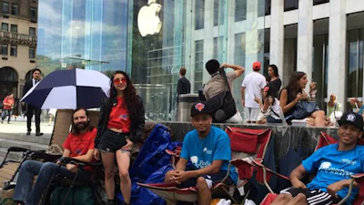 Amerikanen al in de rij voor iPhone 6