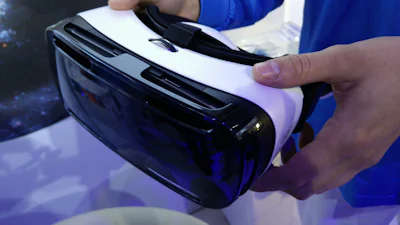 Samsung kondigt virtual realitybril, Galaxy Note Edge, en smartwatch aan op IFA