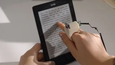 Blinden kunnen met FingerReader lezen zonder braille