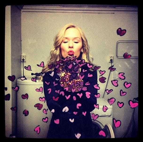 Helene Meldahl’s spiegel-selfies zijn net mini-kunstwerken