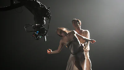 Als ballet en gigantische robots samenkomen