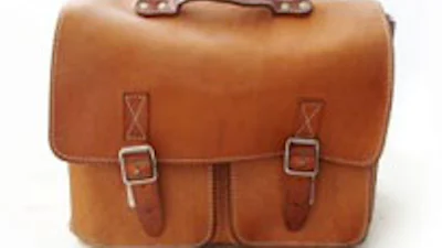 In elke Britse schooltas zit 240 euro - aan gadgets!