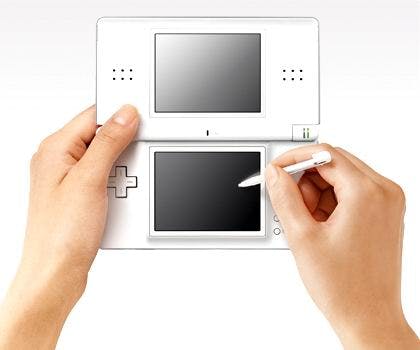 Nintendo geeft defect behuizing DS Lite toe